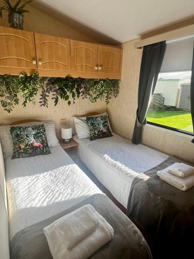 Jungle House No.26 At Three Lochs Holiday Park 뉴튼스튜어트 외부 사진